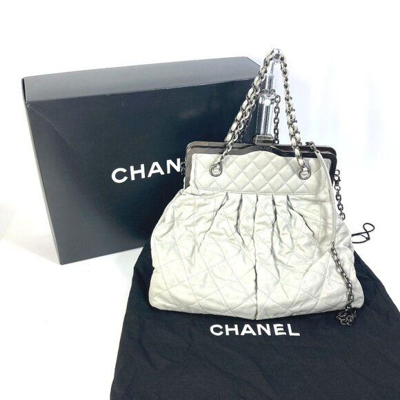 CHANEL Gray Leather Shoulder Bag - Picture 14 of 14
